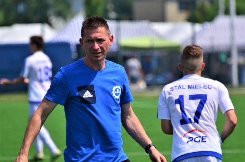 Centralna Liga Juniorów. Jakub Popielarz po 10 latach wrócił do Mielca, by zobaczyć mecz, swoich byłych drużyn