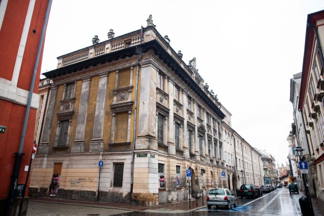 20.07.2021 krakow
Śmiertelne pobicie mężczyzny w centrum Krakowa. Trzech mężczyzn usłyszało zarzuty. Sprawca może otrzymać dożywocie