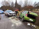 Wypadek na Biernackiego w Szczerbicach. Zderzyły się dwa samochody osobowe, nikt nie ucierpiał 