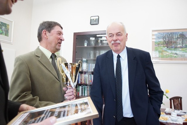 Pamiątkowy puchar, brązowy medal oraz okazjonalny dyplom odebrali w Lublinie podczas Gali Sportu Akademickiego, z rąk minister Joanny Muchy, przedstawiciele Prezydium Zarządu Klubu Uczelnianego AZS PGNiG PWSZ w Tarnowie: Prezes Jan Salamon, Wiceprezes Przemysław Markowicz oraz Sekretarz Wojciech Nowak.