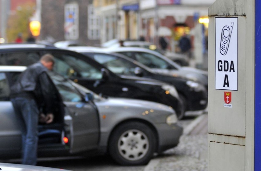 Możesz zapłacić za parkowanie wysyłając SMS-a. MobiParking - czy w Gdańsku korzystają?