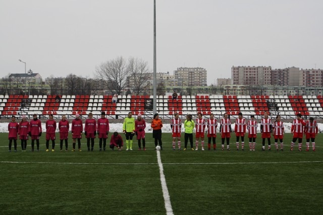W wtorek 2 kwietnia piłkarki MUKS Kraśnik zagrały swój kolejny sparing. Tym razem rywalem kraśniczanek była ekipa lidera III ligi małopolskiej Resovia Rzeszów.