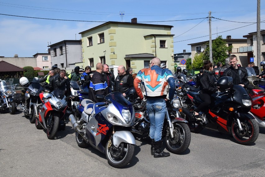 Krotoszyn: Motocykliści towarzyszyli w ostatniej drodze Przemkowi [ZDJĘCIA + FILMY]
