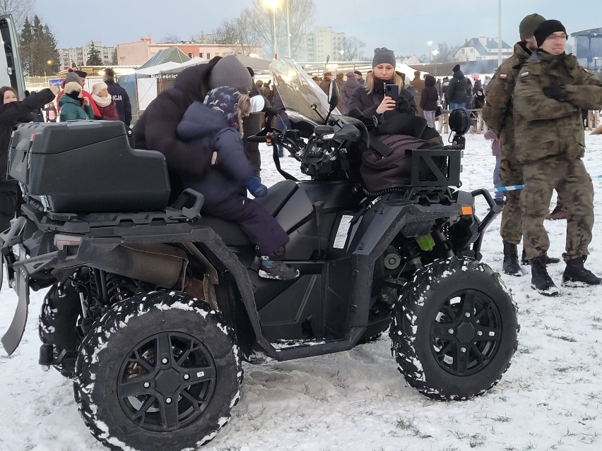 Pierwszy Zimowy Rodzinny Piknik Wojskowy na Stadionie Powiatowym