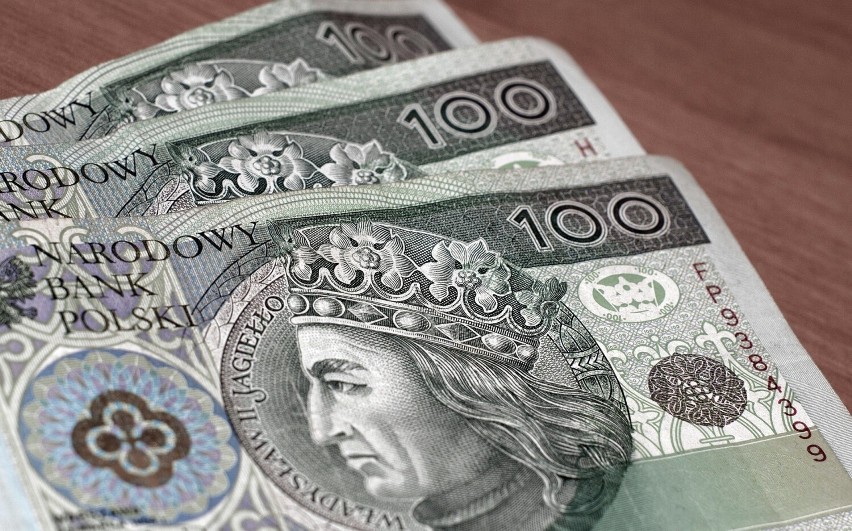 Płaca minimalna po raz pierwszy wzrosła powyżej 1000 złotych...