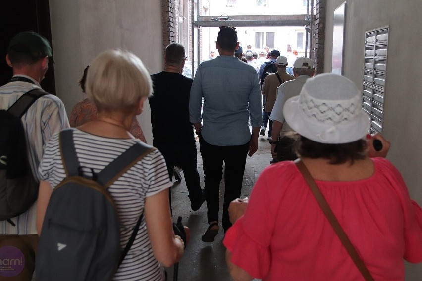Spacer mieszkańców z prezydentem Markiem Wojtkowskim po Śródmieściu [zdjęcia]