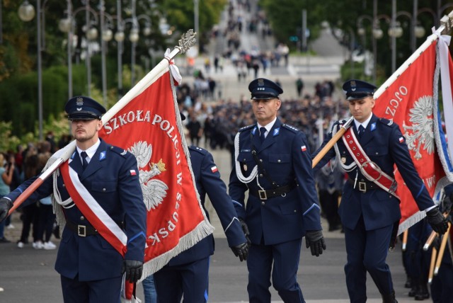 Pielgrzymka policjantów na Jasną Górę. U stóp klasztoru był także komendant główny