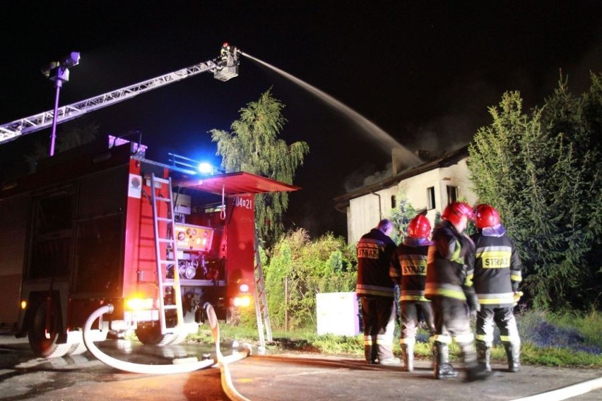 Wrocław: 9 zastępów straży gasiło pożar na ul. Rakietowej (ZDJĘCIA)