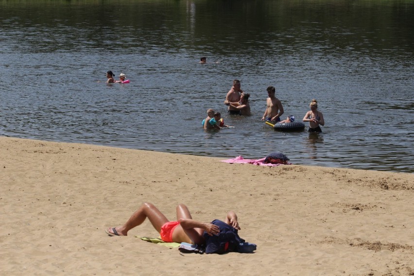 Katowice: Kąpielisko strzeżone w Dolinie Trzech Stawów już otwarte. Zobacz ZDJĘCIA