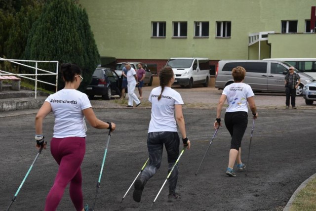 Chodzą bo lubią. I ty możesz trenować Nordic walking