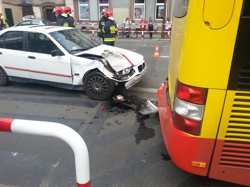 Świdnica: Zderzenie na Westerplatte. Wjechał w tył autobusu