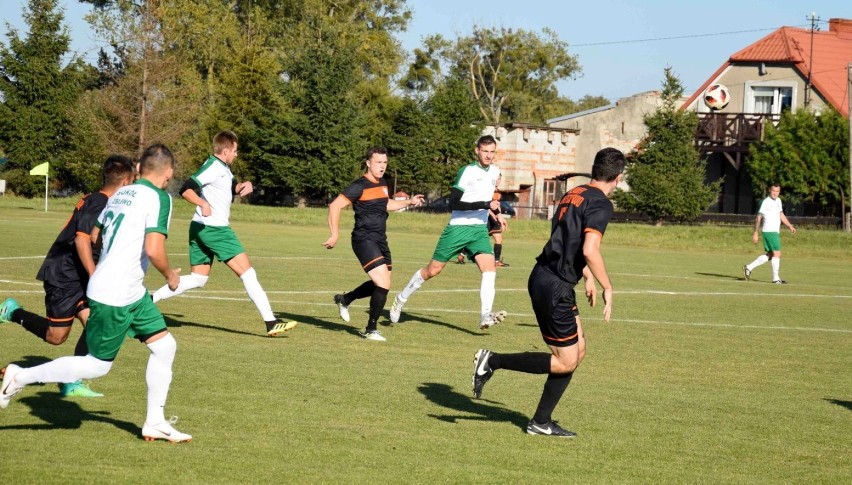 Piłka nożna. Derby V ligi dla Sokoła Zblewo [ZDJĘCIA]