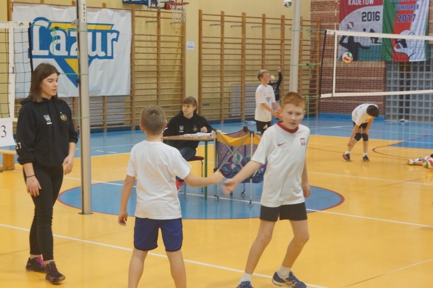 W Kaliszu odbył się mikołajkowy turniej w siatkówce...