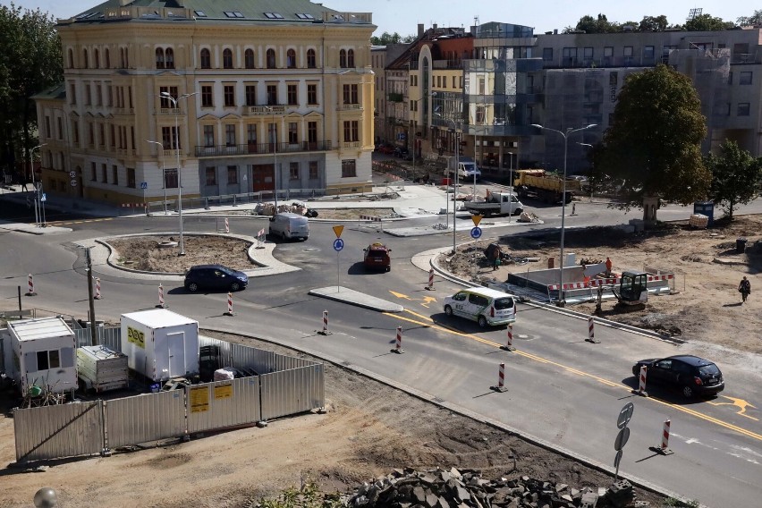 Legnica: Otwarto nowe rondo na Placu Słowiańskim, zobaczcie zdjęcia