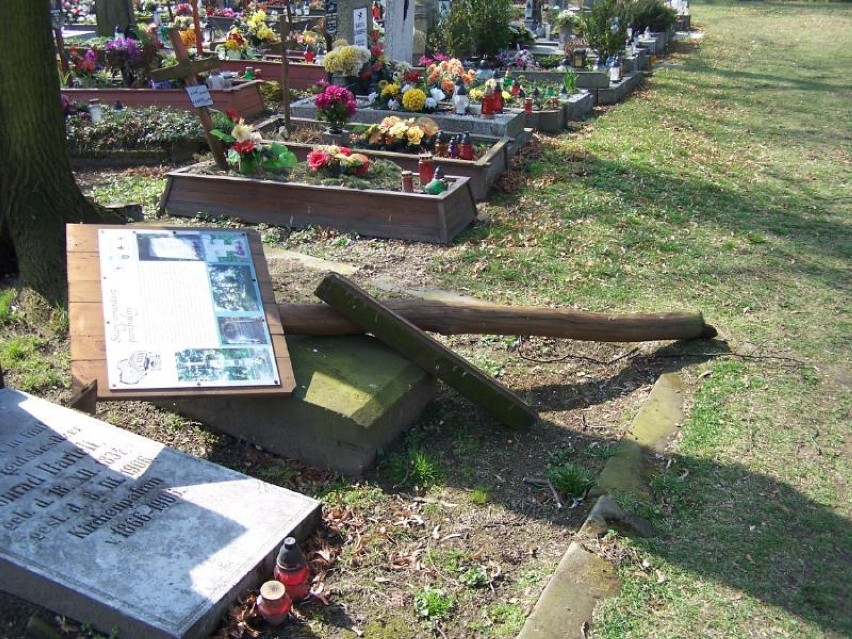 Dewastacja cmentarza w Leszczynach