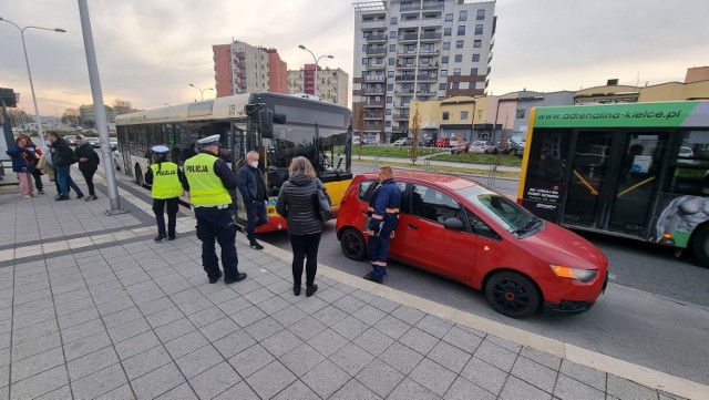 Na mejscu wtorkowej stłuczki przy ulicy Jagiellońskiej w Kielcach