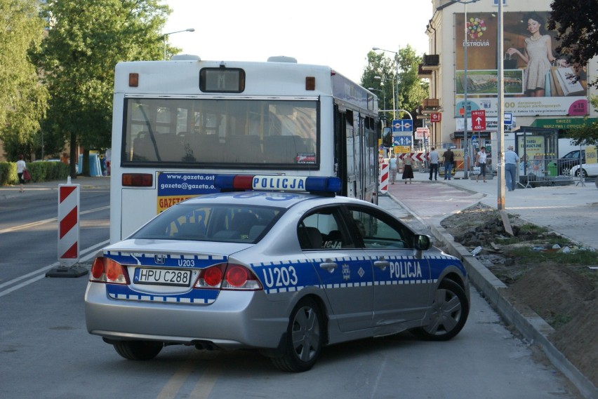 Na ulicy Górnośląskiej w Kaliszu koparka uderzyła w autobus