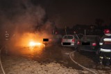 Kraków. W nocy spłonęły trzy samochody [ZDJĘCIA INTERNAUTY]