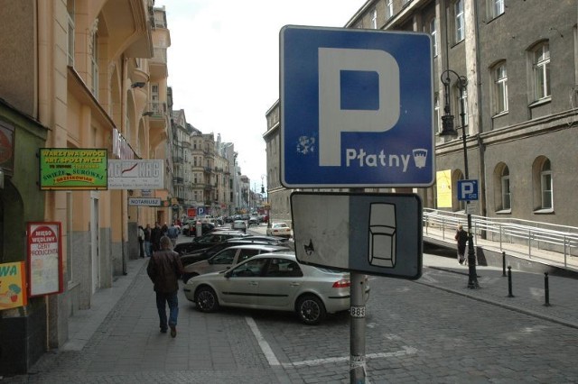 Według nowego projektu strefa miałaby obowiązywać w sobotę oraz w dni robocze w godz. od 8 do 18