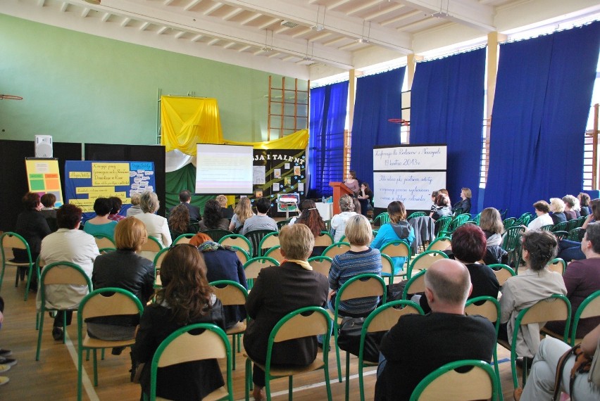 Konferencja dla rodziców i nauczycieli w Gimnazjum nr 1 w...