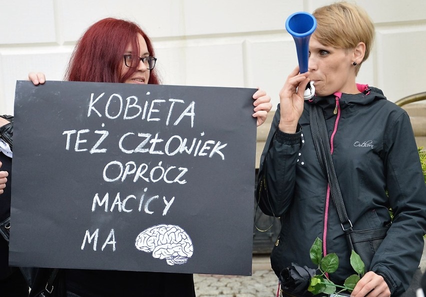 Czarny Protest w Głogowie [ZDJĘCIA]