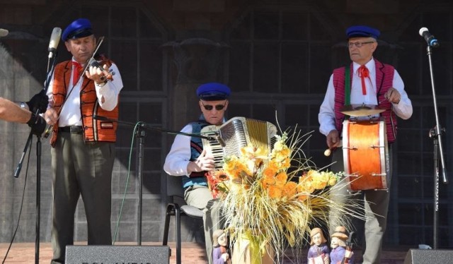 Kapela Jana Wochniaka da koncert w niedzielę 11 sierpnia w Muzeum Wsi Radomskiej.