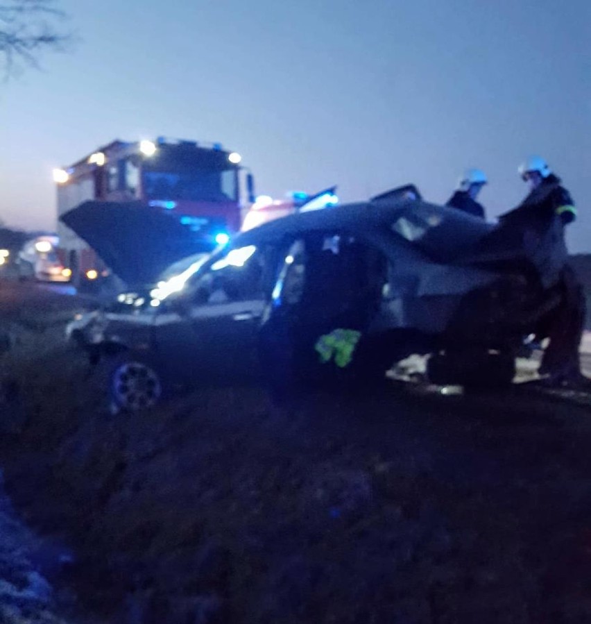 Wypadek w Solcu na DK 74 w powiecie opoczyńskim. Pijany kierowca samochodu dachował [ZDJĘCIA]