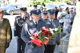 Malbork. 78 rocznica wybuchu Powstania Warszawskiego. Mieszkańcy złożyli kwiaty na Skwerze Żołnierzy Wyklętych 