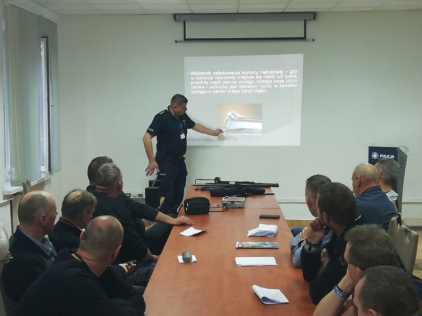 Łęczyccy policjanci szkolili rezerwistów w ramach ćwiczeń "EGIDA-19"