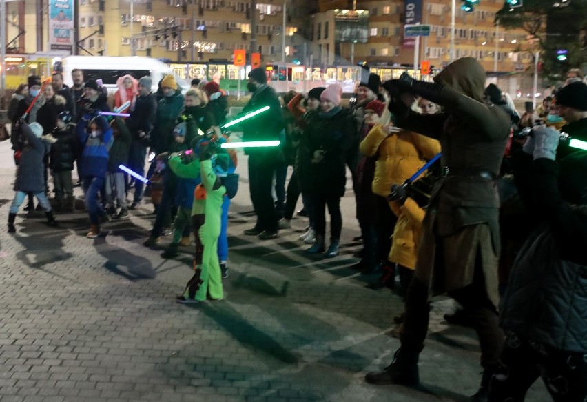 W centrum Szczecina stoczono epicki pojedynek na mecze świetlne (prawie jak w Gwiezdnych Wojnach)! Zobacz zdjęcia z tego wydarzenia