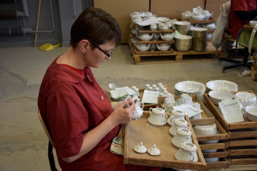 Porcelana Chodzież: Zobacz jak produkuje się porcelanę w chodzieskiej fabryce (ZDJĘCIA)
