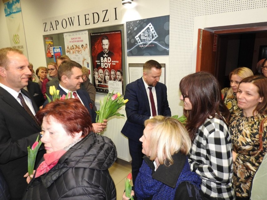 Dzień Kobiet w Janowie Lubelskim. Lokalni przedstawiciele Prawa i Sprawiedliwości złożyli mieszkankom życzenia. Zobacz galerię zdjęć