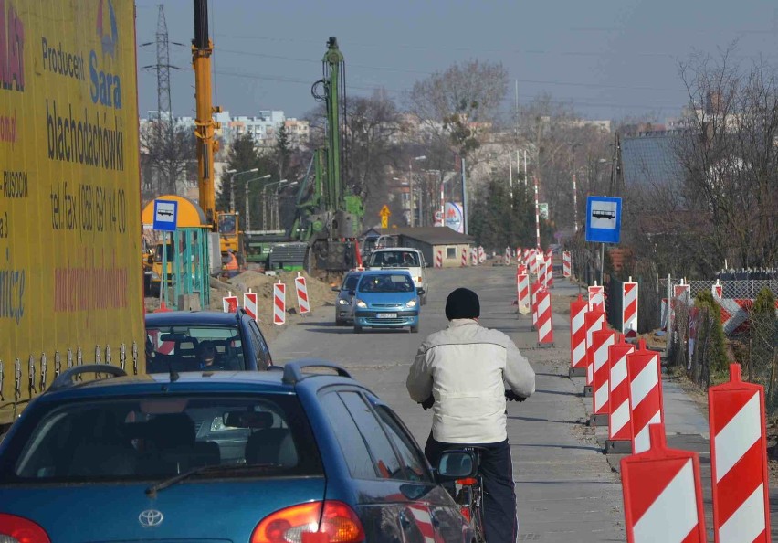 Ulica de Gaulle'a w Malborku: Prace przy linii kolejowej Gdynia-Warszawa