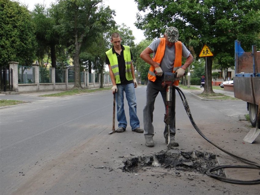 Progi spowalniające na ulicach dzielą mieszkańców osiedla Karsznice