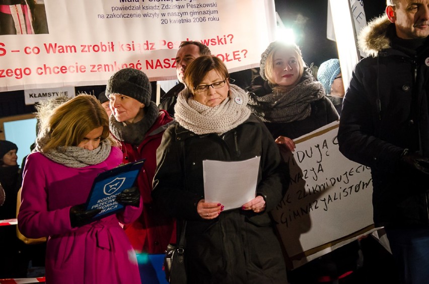 Protest nauczycieli, Warszawa. Pod sejmem: "Nie" dla chaosu...