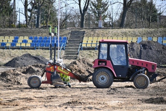 Na stadionie w Nakle rozpoczęły się prace związane z rewitalizacją tego obiektu. Roboty pochłoną blisko 13 mln zł