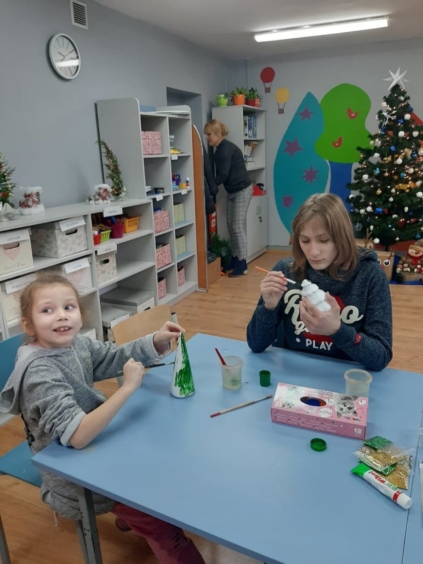 Uczniowie sycowskich podstawówek przygotowywali świąteczne ozdoby (FOTO)