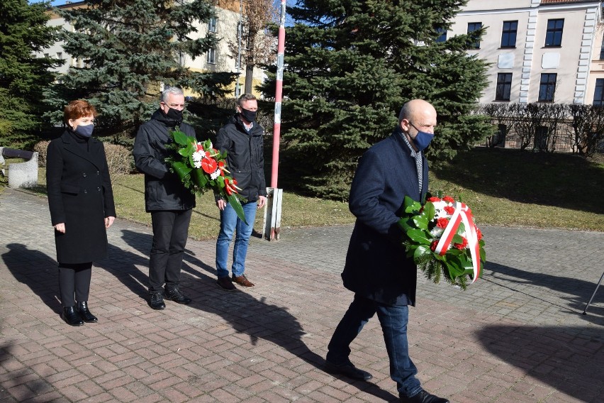 Obchody rocznicy zdobycia Szczecinka. Samorządowcy składają kwiaty [zdjęcia]