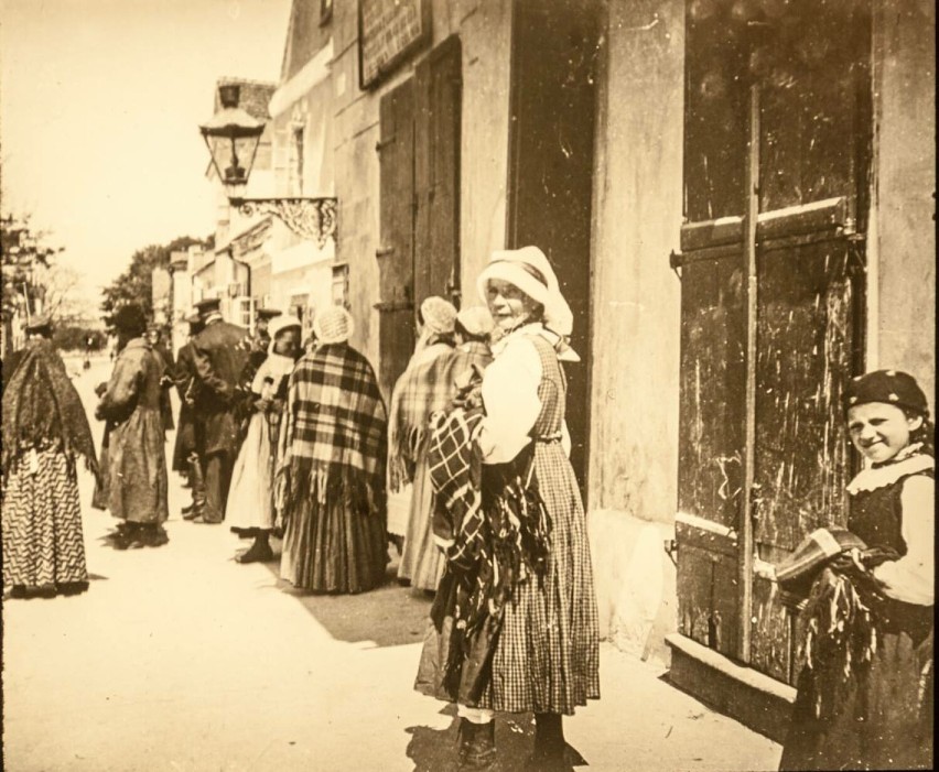 Fotografie autorstwa Stanisława Szalaya pochodzą z 1902 roku...