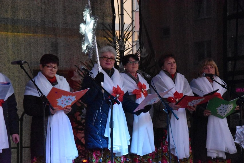 Choinka zapłonęła. Lubin szykuje się na święta!