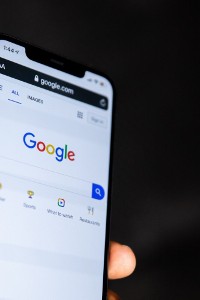 Najczęściej wyszukiwane hasła w Google w Polsce w 2022 roku. Co nas interesowało?