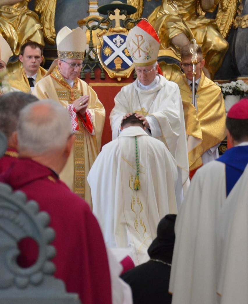 Papieski nominat otrzymał sakrę arcybiskupią w Łowiczu [Zdjęcia]