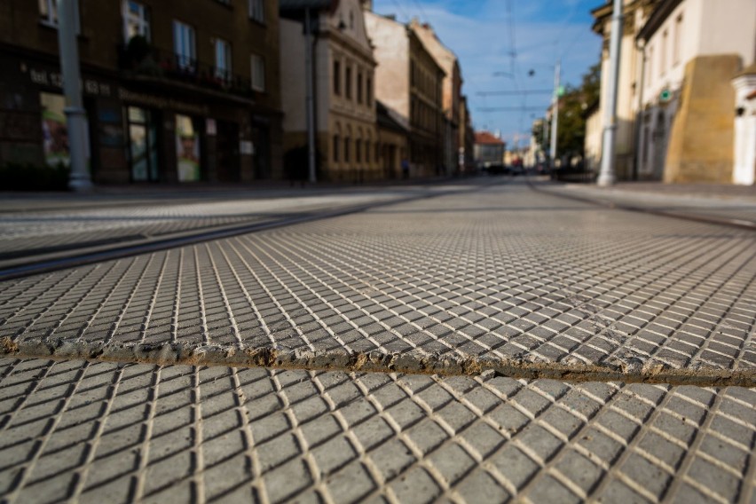 Kraków. Kolejne opóźnienie na przebudowywanej ulicy Krakowskiej. Są zastrzeżenia do wykonanych prac [ZDJĘCIA]