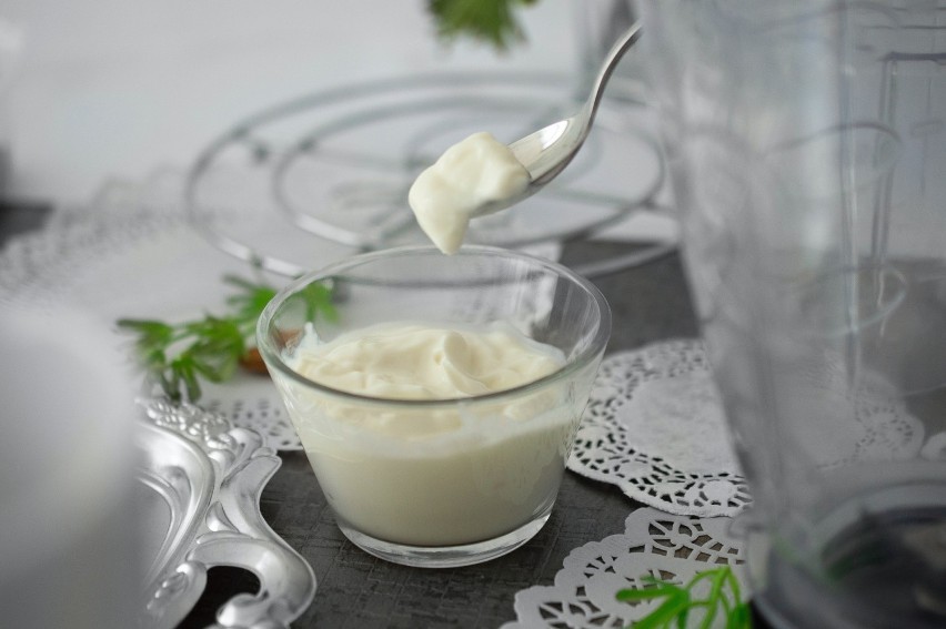Jogurt jest jednym z podstawowych produktów w lodówce,...