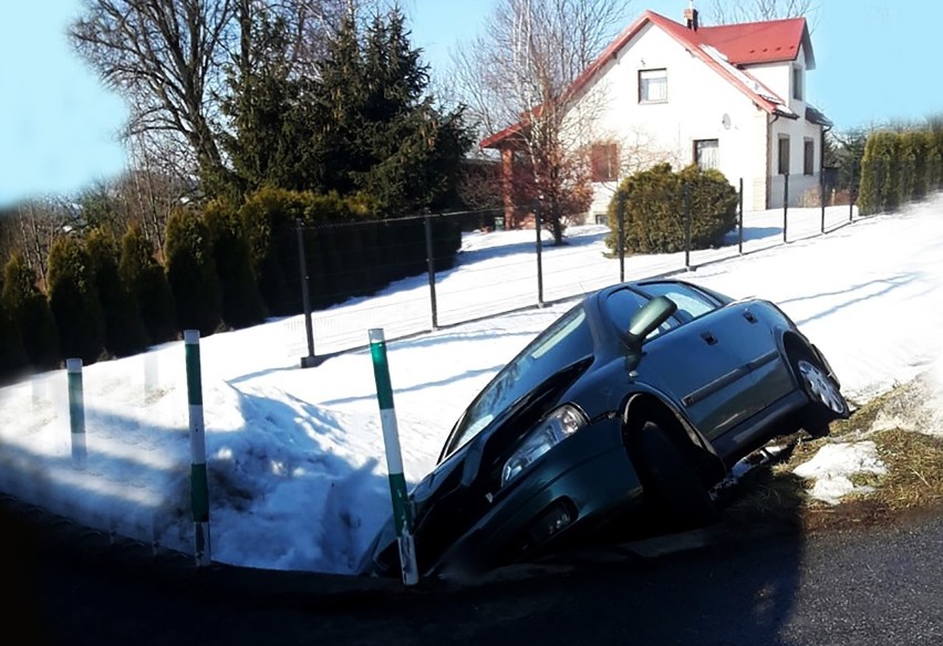 Auto wypadło z DK 75 w Łabowej i roztrzaskało się o betonowy przepust