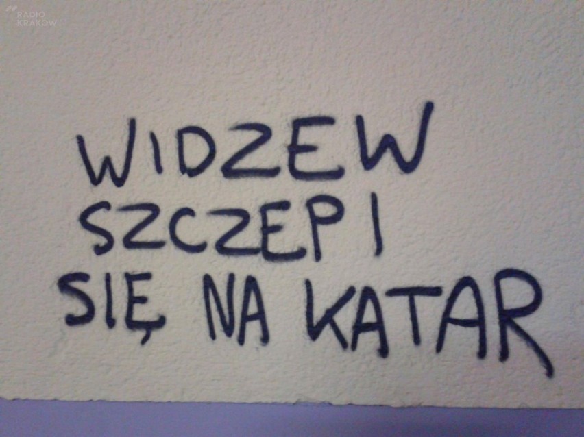 Komiczna wojna kibiców w Łodzi wciąż trwa. Na mury wciąż...