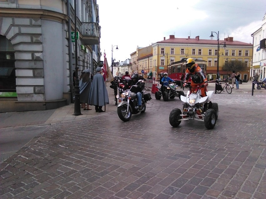Motocykle i quady przejechały przez miasto [ZDJĘCIA, WIDEO]