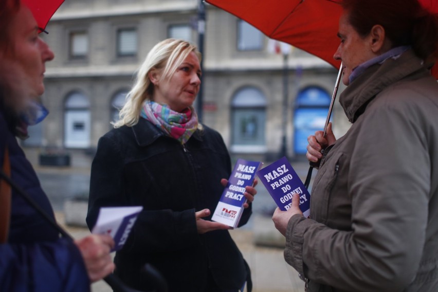 Dzień godnej pracy w Warszawie. Manifestacja na Krakowskim...