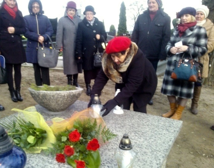 Przy grobie J. Górczyńskiego
