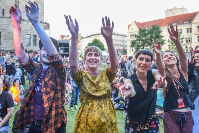 W sobotę w CK Zamek wystąpiły m.in. zespoły Lo Còr de la Plana oraz Rabasa. W niedzielę m.in Kalascima